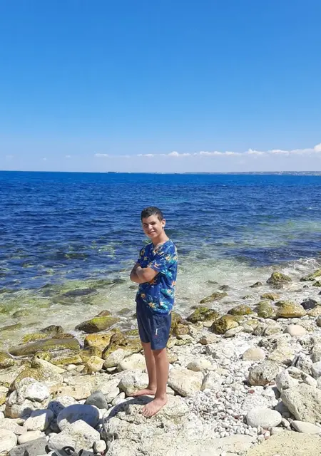 Я Норайр, 18, из Краснознаменска, ищу знакомства на одну ночь