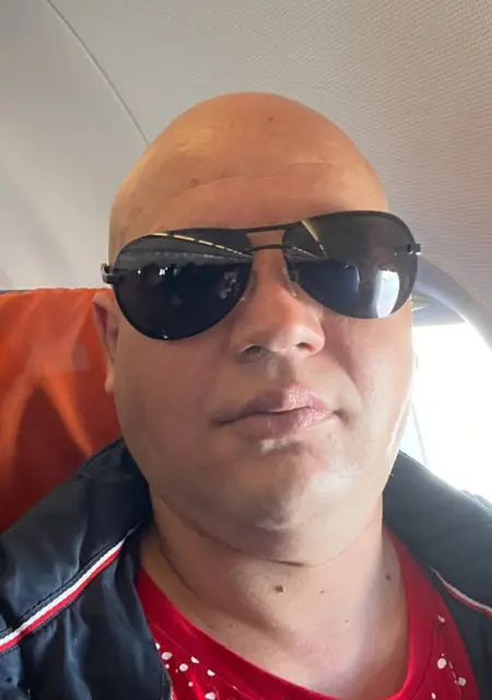 Я Илья, 40, из Луганска, ищу знакомства на одну ночь