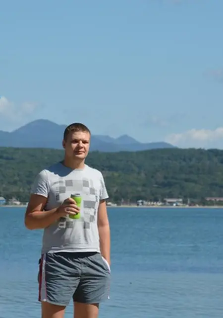 Евгений из Владивостока, ищу на сайте общение