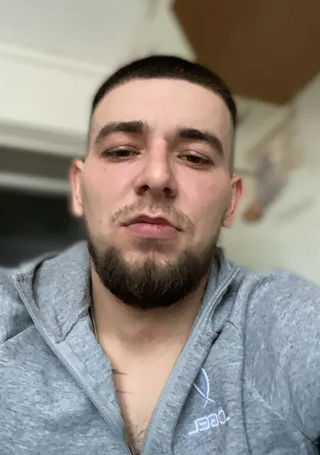 Игорь из Омска, мне 24, познакомлюсь без обязательств