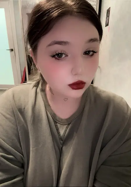 Кристина из Люберец, ищу на сайте общение