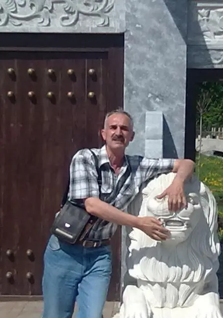 Я Анатолий, 50, из Екатеринбурга, ищу знакомства без обязательств