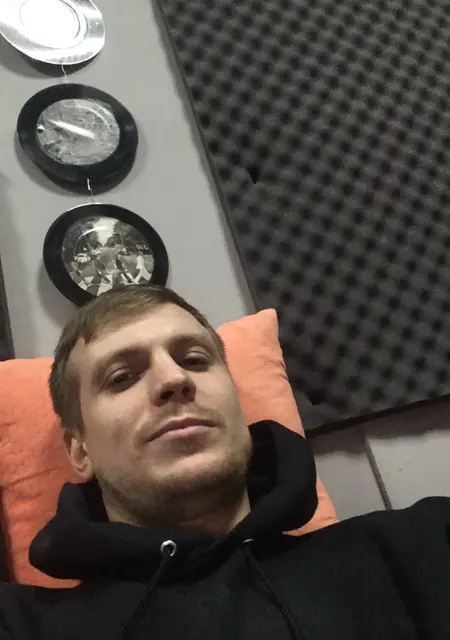 Я Антон, 32, из Архангельска, ищу знакомства без обязательств