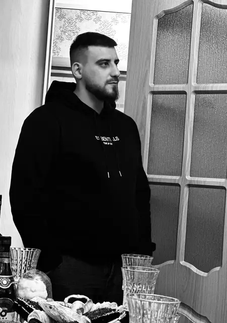 Я Рудик, 30, из Новосибирска, ищу знакомства на одну ночь