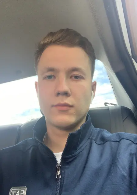 Я Robert, 23, из Санкт-Петербурга, ищу знакомства на одну ночь