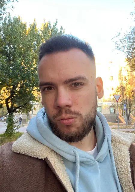 Roman из Азова, мне 25, познакомлюсь на одну ночь