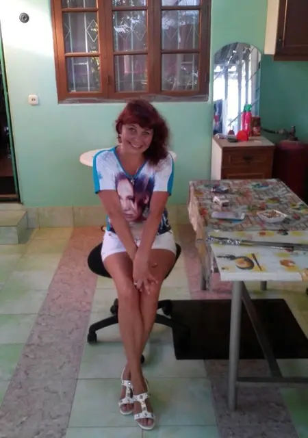 Я Нетвоя, 47, из Сочи, ищу знакомства на одну ночь