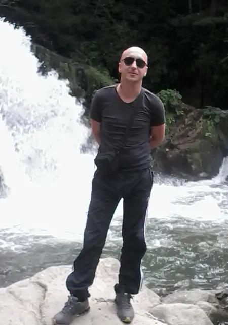 Я Роман, 42, из Нового Уренгоя, ищу знакомства на одну ночь