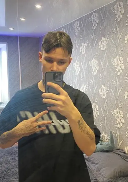 Я Александр, 20, из Комсомольска-на-Амуре, ищу знакомство для дружбы