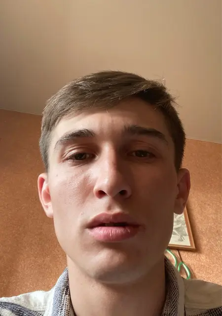 Я Vladen, 23, знакомлюсь без обязательств в Антраците