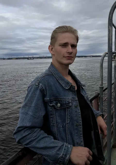 Я Никита, 21, из Москвы, ищу знакомства без обязательств