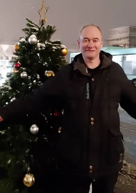 Я Вадим, 50, из Санкт-Петербурга, ищу знакомство для приятного времяпровождения