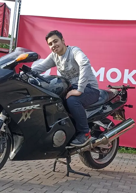 Я Лёва, 21, знакомлюсь без обязательств в Твери