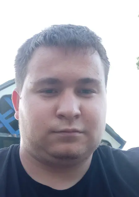 Я Константин, 21, из Воронежа, ищу знакомство для общения