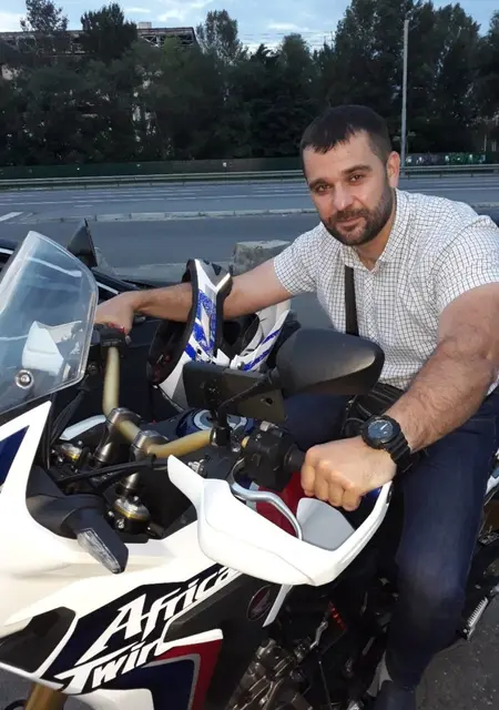 Андрей из Кривого Рога, ищу на сайте знакомства на одну ночь