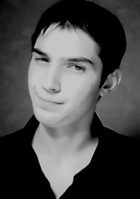 Я Kirill, 32, из Архангельска, ищу знакомства без обязательств