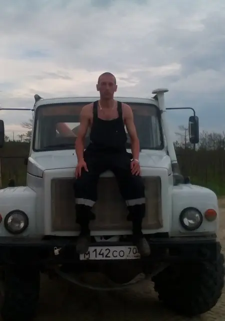 Я Николай, 42, из Стрежевого, ищу знакомства на одну ночь