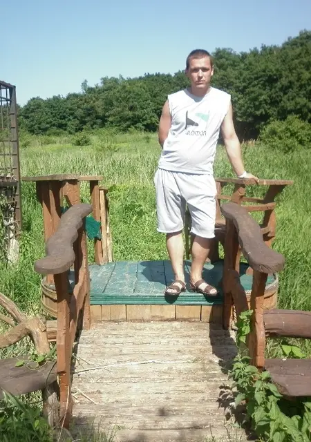 Я Александр, 36, из Новомосковска, ищу знакомства на одну ночь