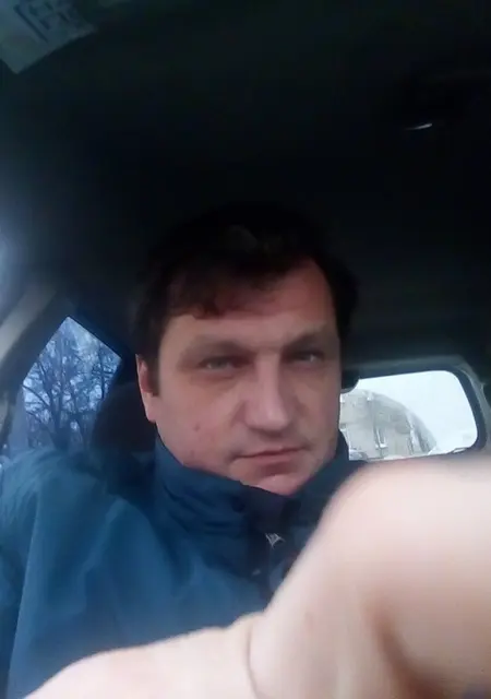 Я Андрей, 45, знакомлюсь без обязательств в Гатчине