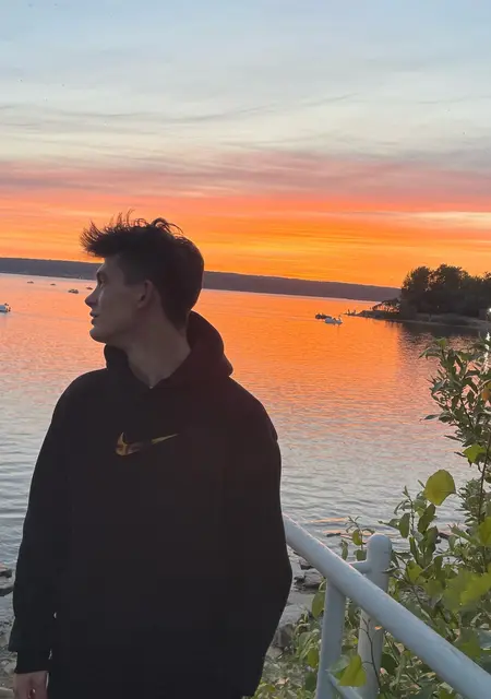 Я Тимур, 19, из Набережных Челнов, ищу знакомство для постоянных отношений