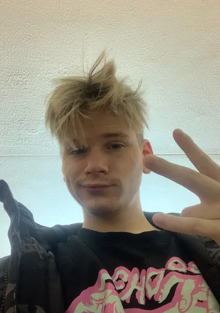 Я Андрей, 21, знакомлюсь для постоянных отношений в Красногорске