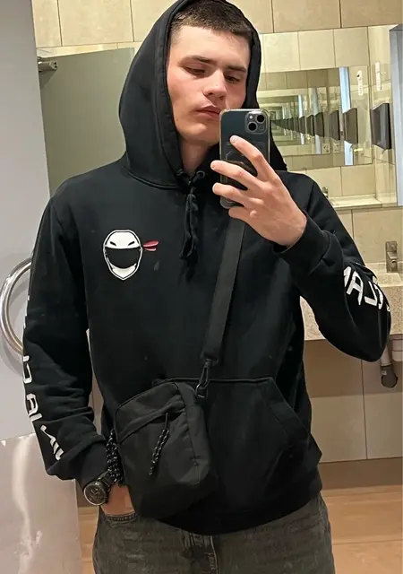 Алексей из Ростова-на-Дону, мне 20, познакомлюсь для постоянных отношений