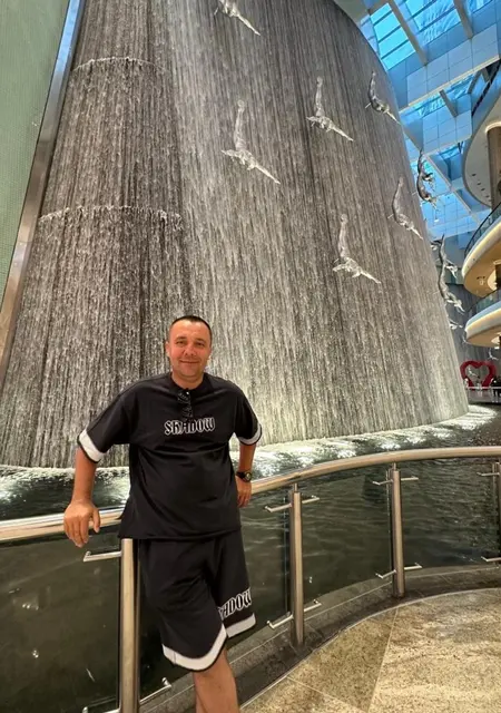 Я Дмитрий, 42, знакомлюсь без обязательств в Москве