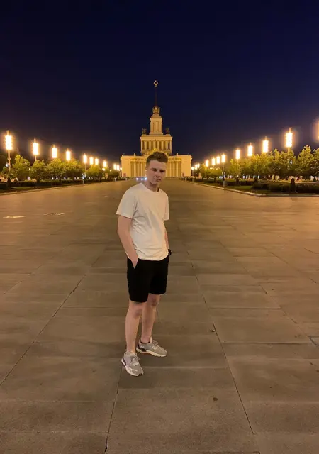 Роман из Козельска, мне 23, познакомлюсь для приятного времяпровождения