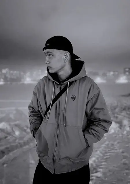 Daniyar из Златоуста, мне 18, познакомлюсь для вирта