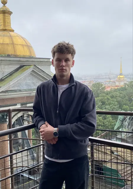 Я Никита, 19, из Калининграда, ищу знакомства на одну ночь