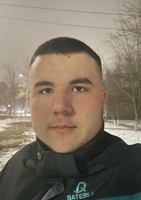 Никита из Азова, мне 21, познакомлюсь на одну ночь