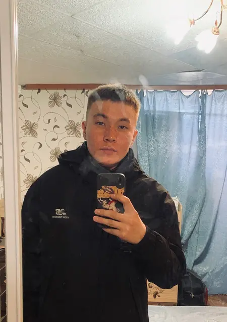 Я Леонид, 23, из Салехарда, ищу знакомство для совместных путешествий