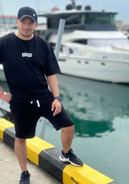 Я Сергей, 28, из Кургана, ищу знакомство для открытые отношения