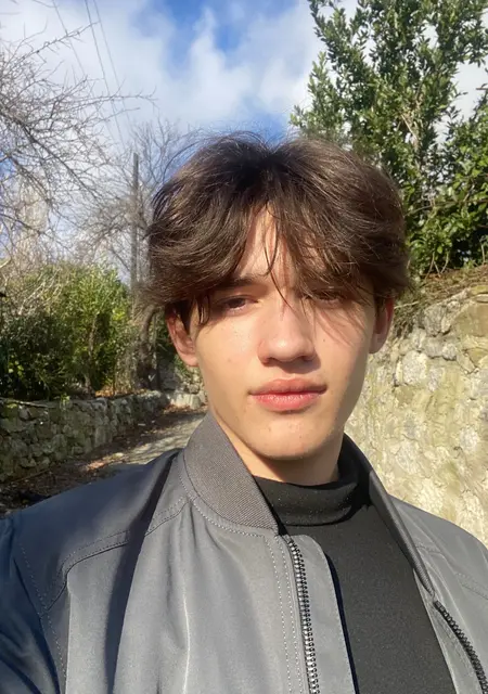 Maksim из Ялты, ищу на сайте дружбу