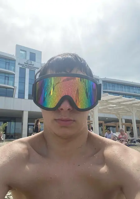 Я Эрик, 19, знакомлюсь без обязательств в Новороссийске