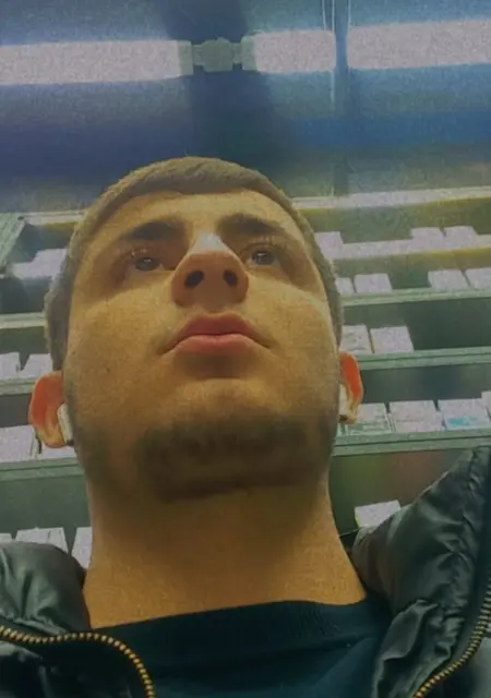 Ренат из Волхова, мне 25, познакомлюсь для постоянных отношений