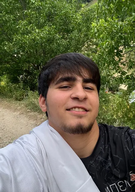 Я Гасанов, 20, из Каспийска, ищу знакомство для постоянных отношений