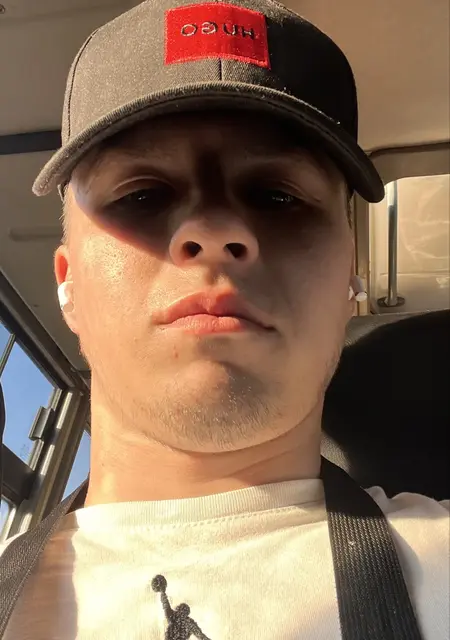 Я Алексей, 22, знакомлюсь для совместных путешествий в Санкт-Петербурге