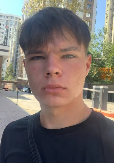 Оскар из Краснодара, мне 18, познакомлюсь на одну ночь