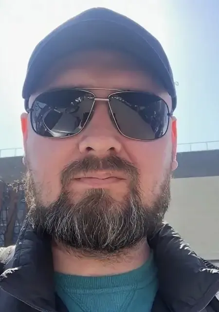 Я Alex, 42, из Москвы, ищу знакомства без обязательств