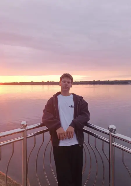 Я Дима, 18, знакомлюсь на одну ночь в Москве