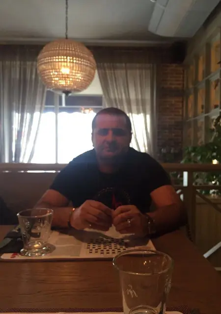 Я Hazim, 43, знакомлюсь для постоянных отношений в Нальчике