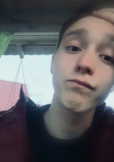Я Евгений, 21, из Вологды, ищу знакомство для открытые отношения