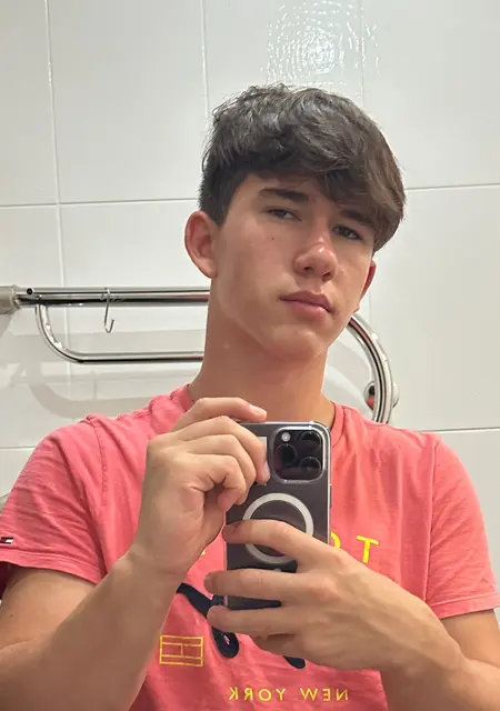 Я Артем, 19, из Туймаз, ищу знакомство для постоянных отношений