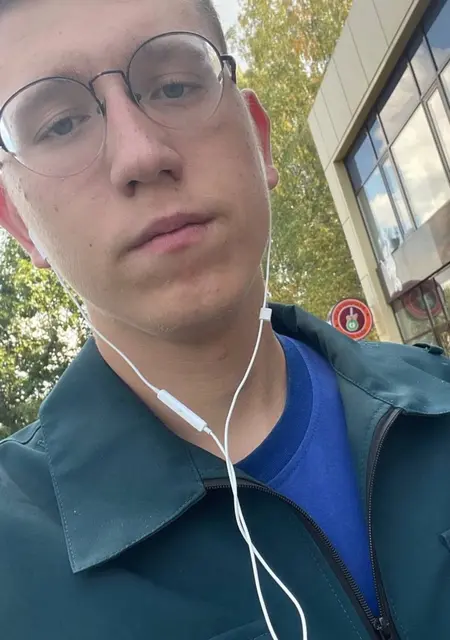 Ринат из Набережных Челнов, мне 20, познакомлюсь на одну ночь