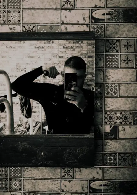 Даниил из Казани, мне 19, познакомлюсь для приятного времяпровождения