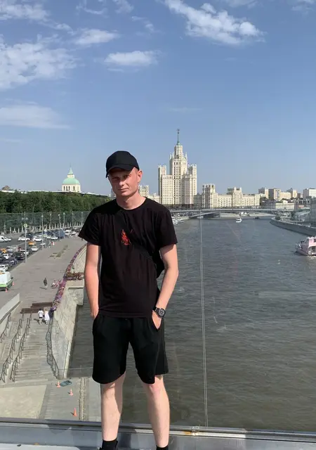 Я Виктор, 21, знакомлюсь для открытые отношения в Москве