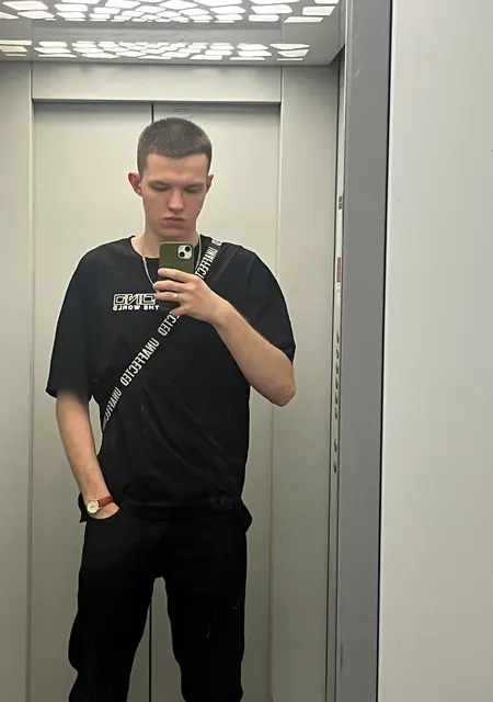 Я Валерий, 19, знакомлюсь на одну ночь в Коломне