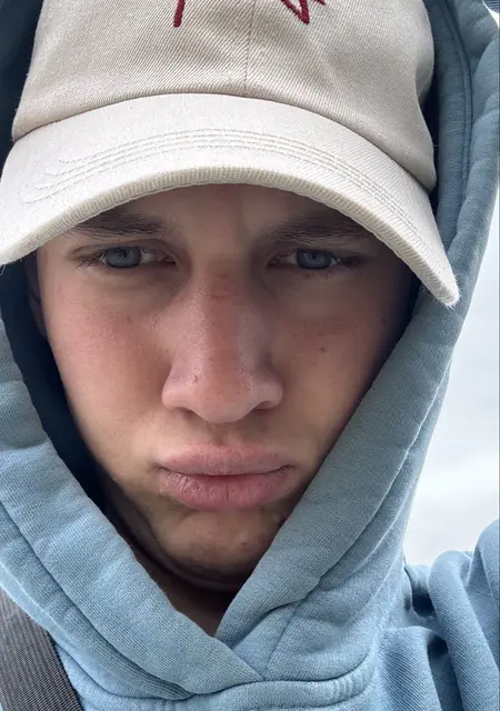 Я Иван, 18, знакомлюсь для вирта в Хабаровске