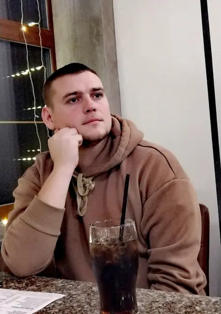 Роман из Липецка, мне 28, познакомлюсь на одну ночь